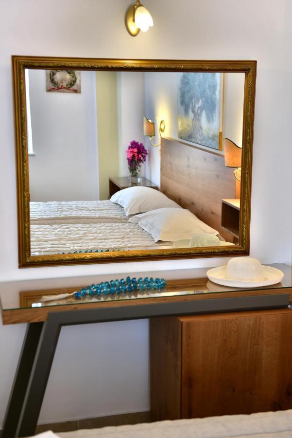 Mistral Hotel Đảo Hydra Ngoại thất bức ảnh
